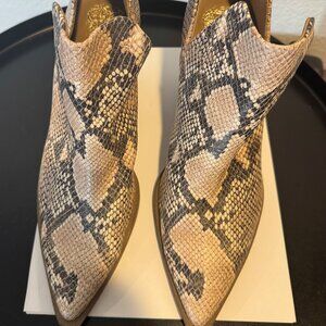 Vince Camuto Gigetta Bootie - Size 10
